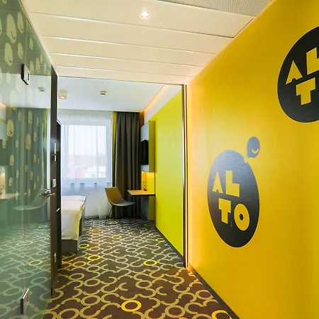 Qubus Hotel 3*