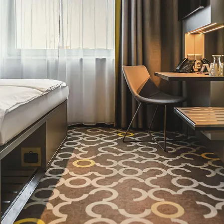 Qubus Hotel 3*